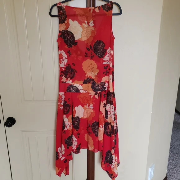 Kenneth Cole New York Red Floral Asymmetrical Dress | Size 6 - Picture 16 of 17